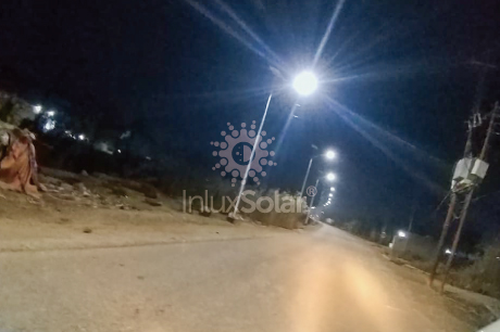 Lampadaires solaires installés sur l'autoroute irakienne